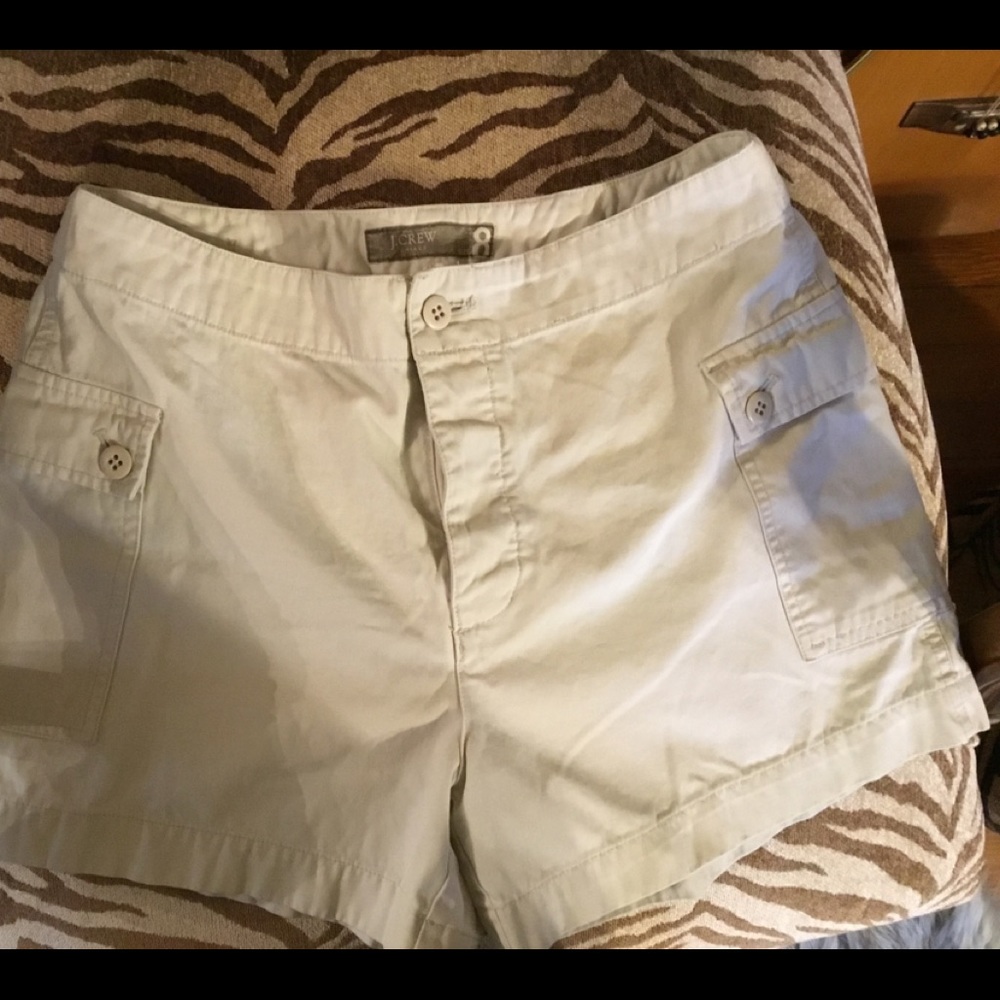 KAKI SHORTS